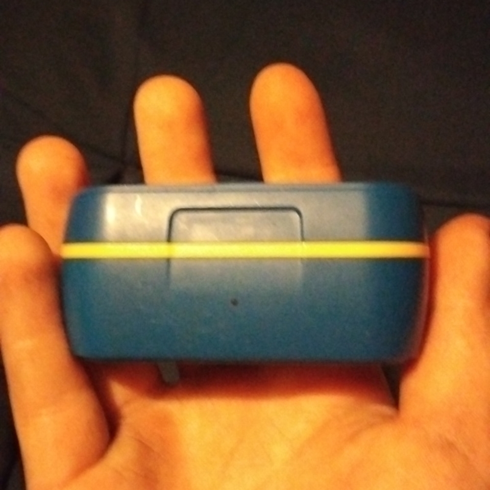 Skullcandy earbuds yellow and blue